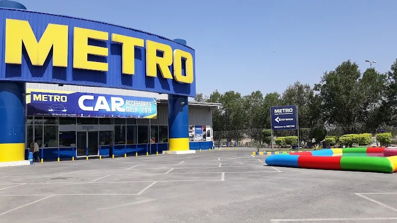 METRO Airport Road Store, Lahore