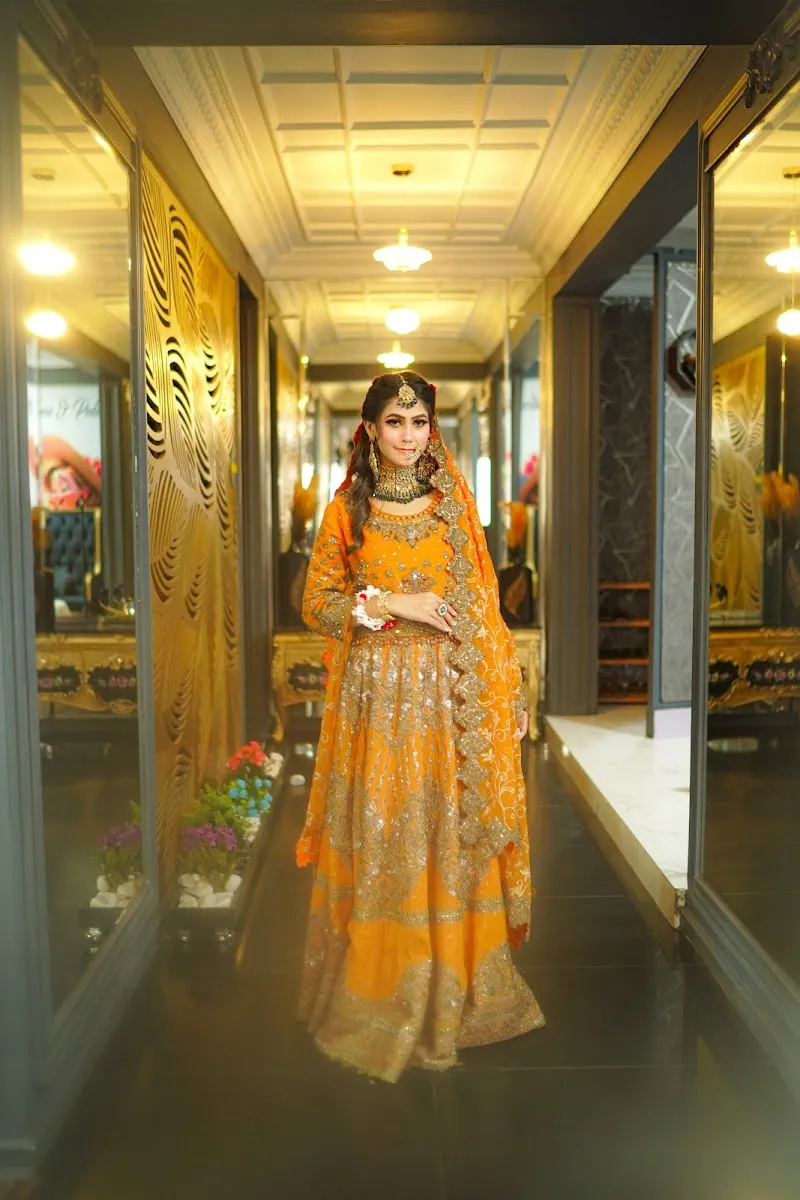 𝐁𝐞𝐚𝐮𝐭𝐲 𝐂𝐚𝐫𝐞 𝐛𝐲 𝐍𝐚𝐛𝐢𝐥𝐚 (Gulberg Branch)