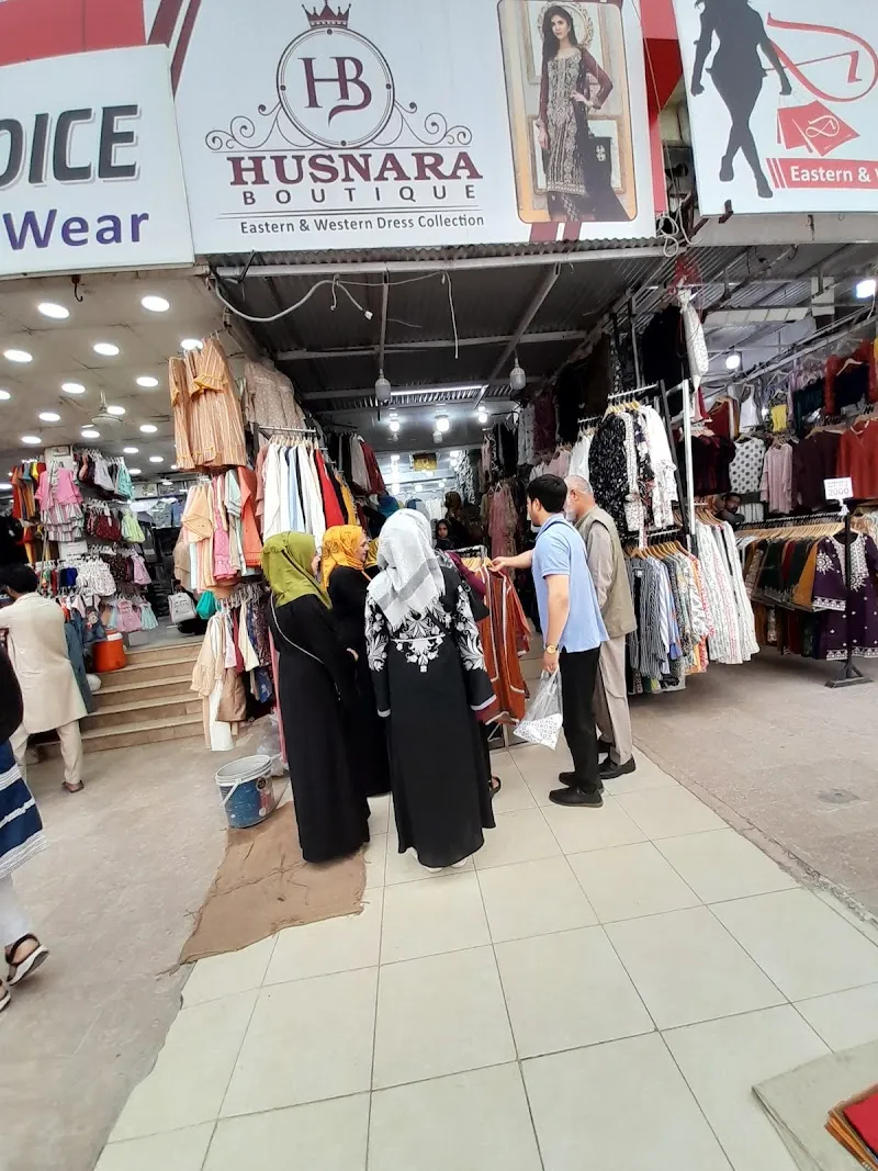 HUSNARA BOUTIQUE
