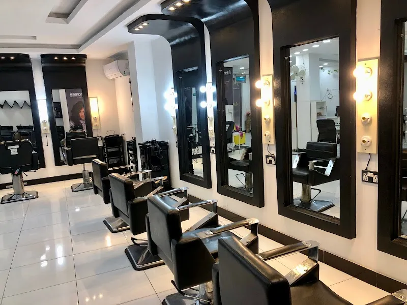 Jugnu Salon I-8/4 By Huma Waqar